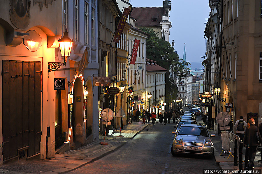 Глубокий вечер. ул. Нерудова. Глубокий вечер. ул. Нерудова.