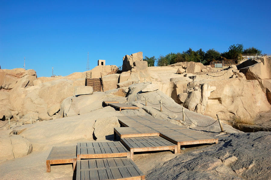 Незаконченный обелиск / Unfinished obelisk