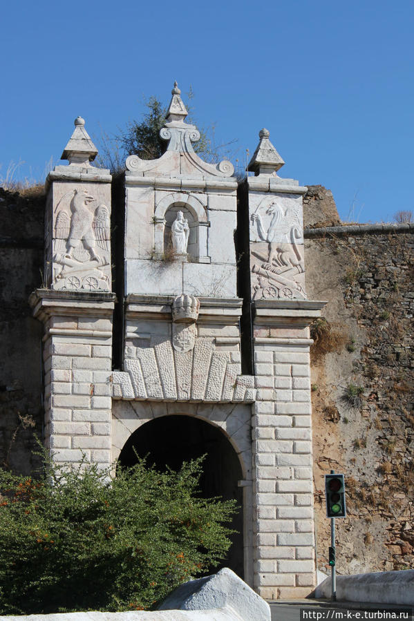 Ворота Porta da Muralha