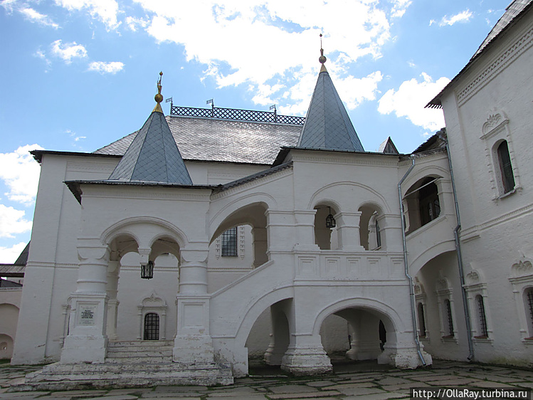 Красная палата получила с