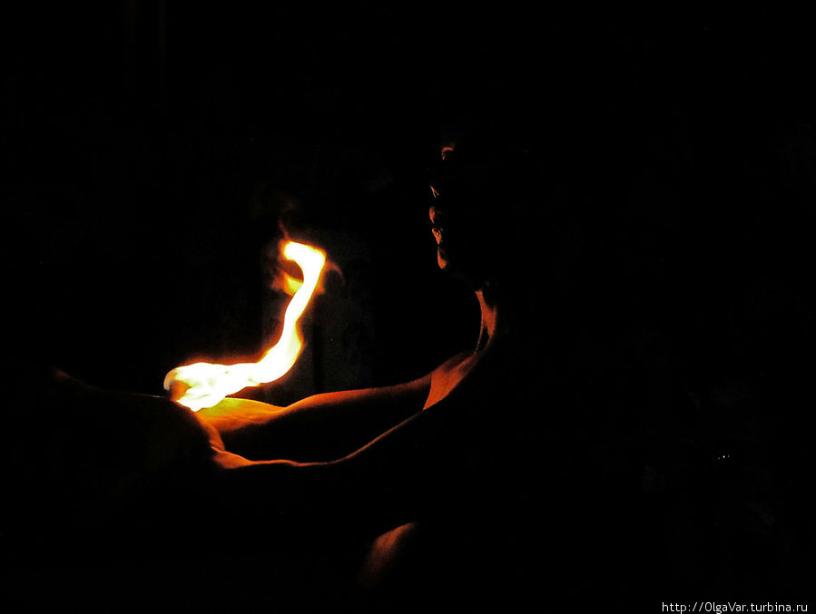 Укротитель огня Канди, Шри-Ланка
