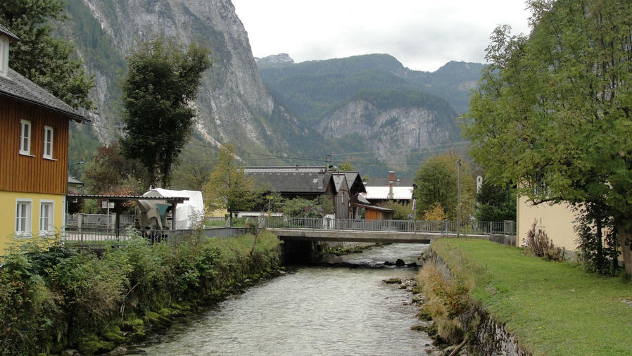 Горная речка, берущая начало на массиве Дахштайн Хальштатт, Австрия