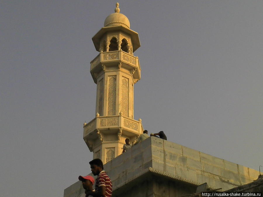 Мечеть Хаджи Али, красивая и грязная Мумбаи, Индия