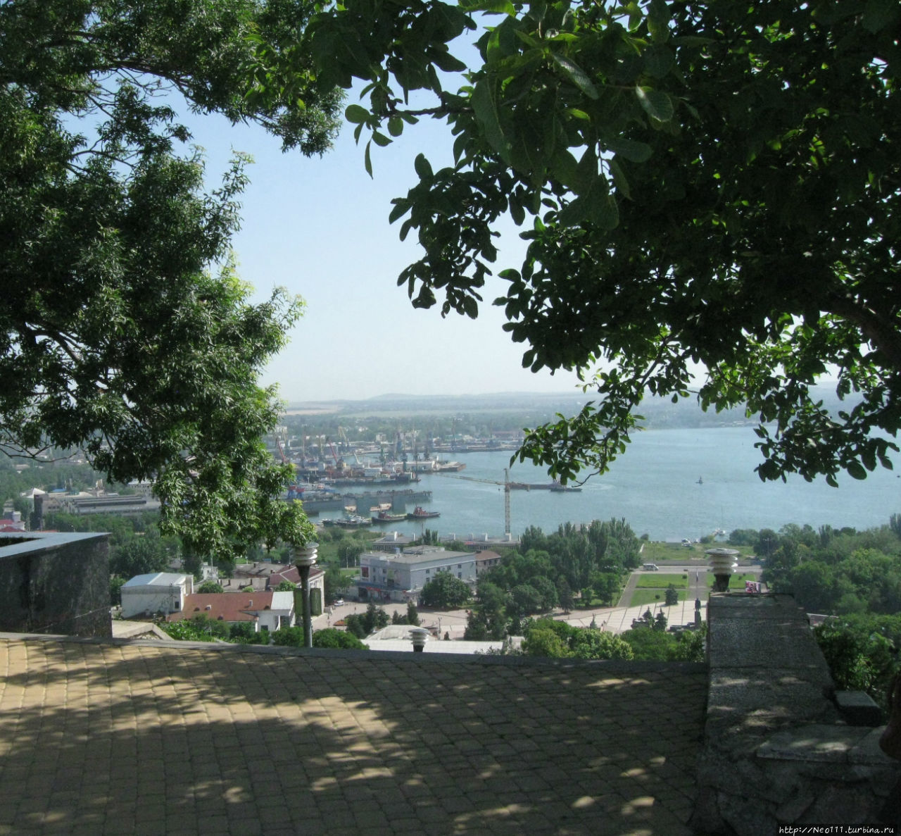 Вид на Керчь с горы Митри Вид на Керчь с горы Митри