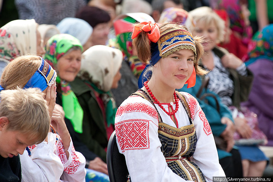 Участники в национальных костюмах Уинское, Россия