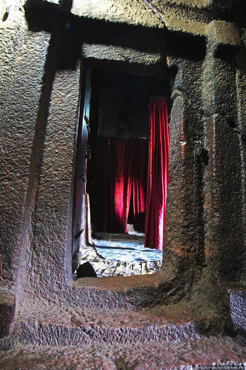Высеченная в скале церковь св. Георгия в Бильбале Бильбала, Эфиопия