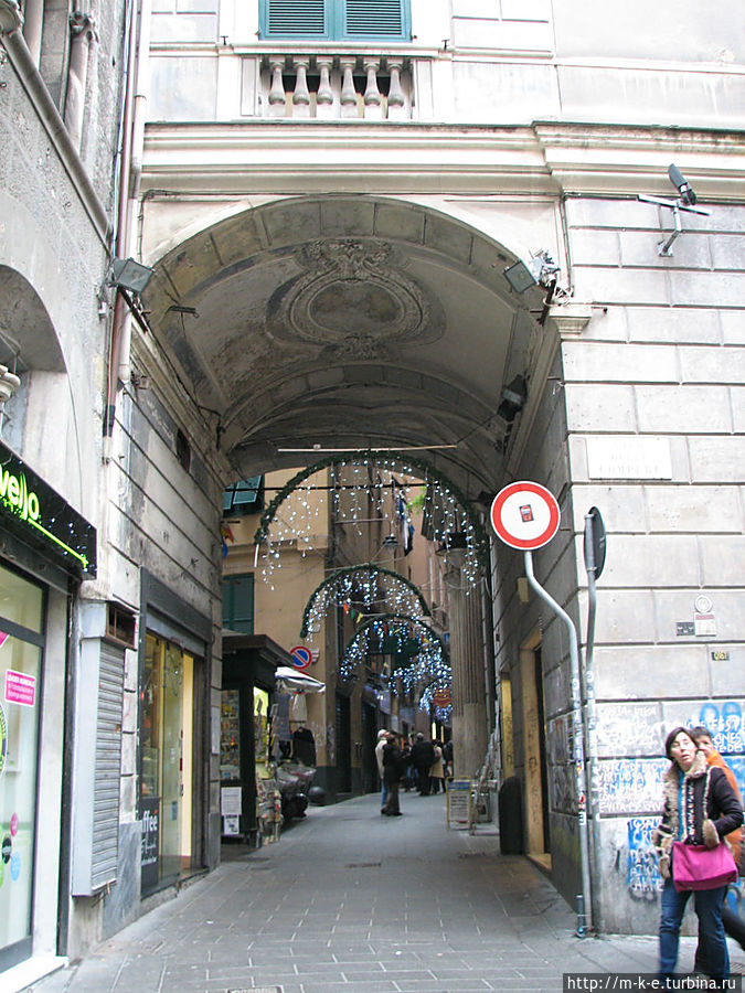 Арка , где раньше располагалось дверь церкви Арка , где раньше располагалось дверь церкви