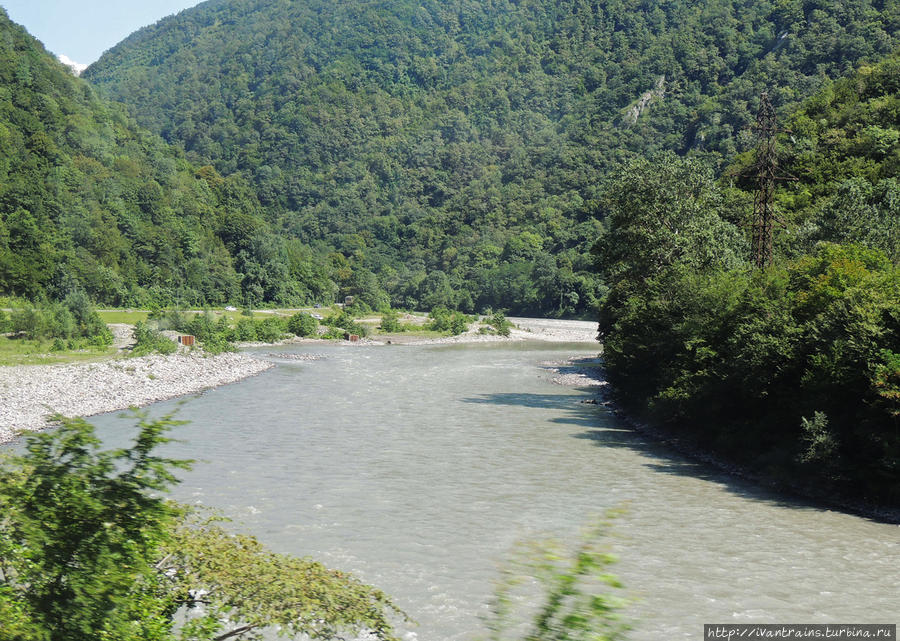 Горная река Юпшара. Рица Реликтовый Национальный Парк, Абхазия