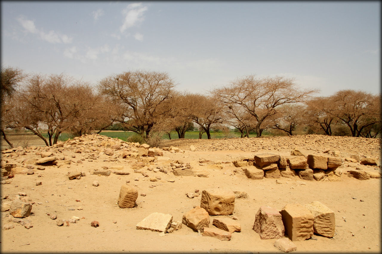 Королевские развалины Мероэ Мероэ (древний город, пирамиды), Судан