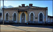 Городской краеведческий музей, который находится на  улице Ленина в здании старой почтовой станции постройки 1831 года.