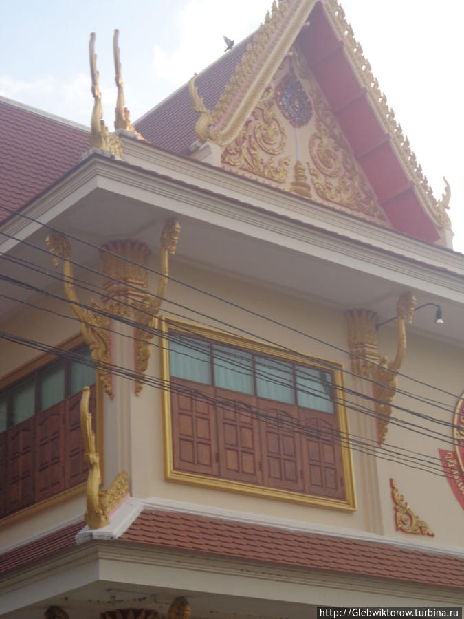 Посещение вата Фра Алам Луанг Бурирам, Таиланд