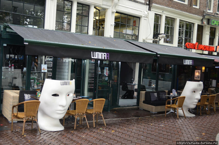 Маски — спинки кресел Амстердам, Нидерланды