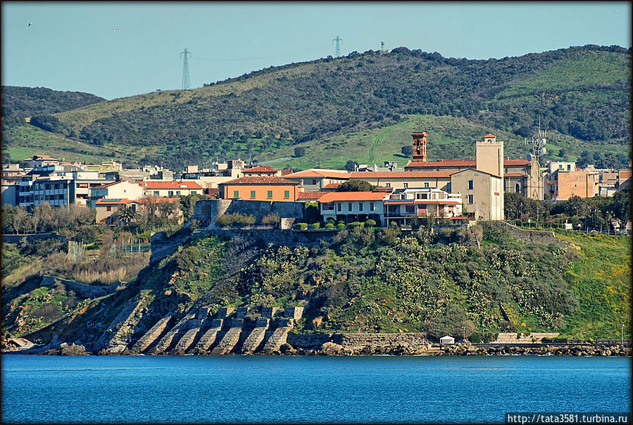 Пьомбино — главный паромный порт Пьомбино, Италия