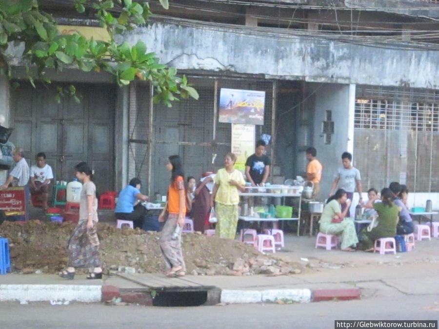 Жители Янгона Янгон, Мьянма