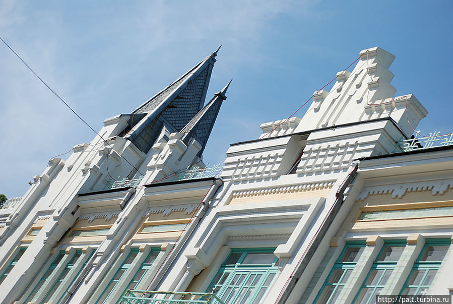 Сейчас театр входит в число памятников культуры федерального значения. Сейчас театр входит в число памятников культуры федерального значения.