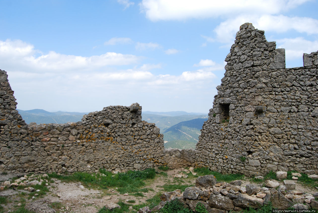 Замки Катаров: Queribus и Peyrepertuse. Перпиньян, Франция