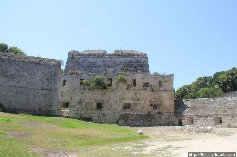 Крепость в Родосе — большой торговый центр Родос, остров Родос, Греция