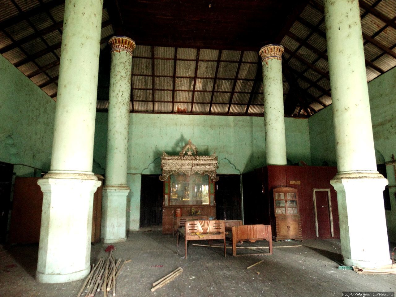 Старый  заброшенный  храм. Хпа-Ан, Мьянма