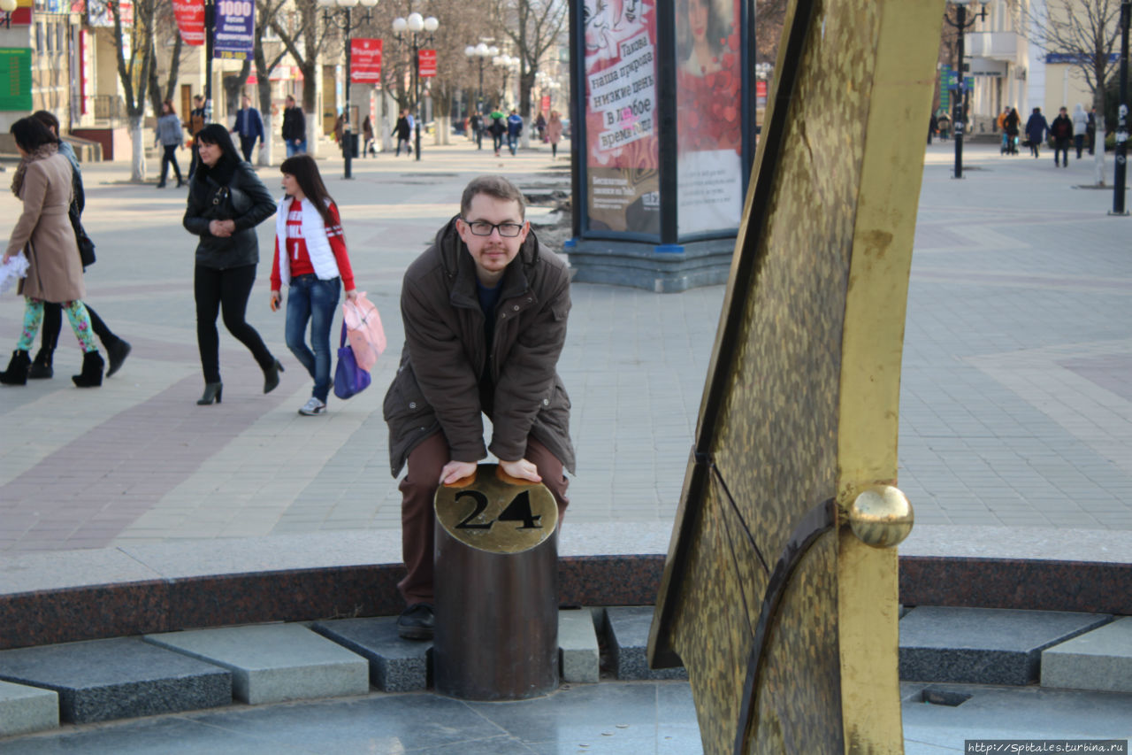 Белгород. Памятник часам Белгород, Россия