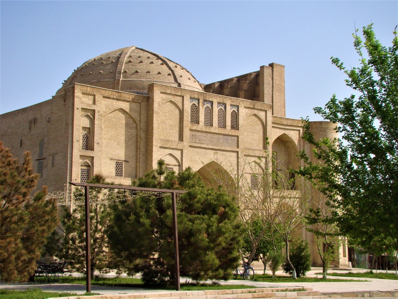 Медресе Надир Диван-беги Бухара, Узбекистан