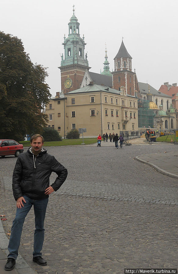 На дальнем плане Вавель — Кафедральный собор Св. Станислава и Вацлава. На дальнем плане Вавель — Кафедральный собор Св. Станислава и Вацлава.