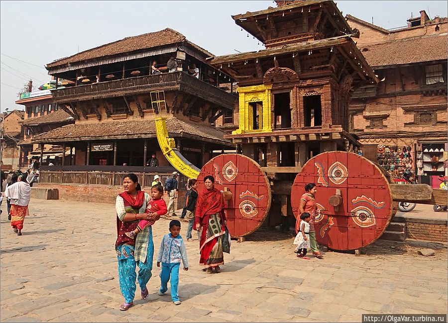 Площадь Таумадхи — сюда можно попасть на машине времени... Бхактапур, Непал