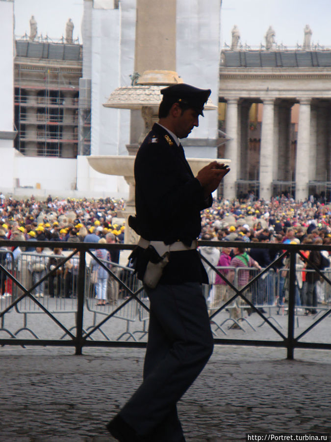 22 мая 2013 года. Рим. Так встречают Папу Римского. Рим, Италия 22 мая 2013 года. Рим. Так встречают Папу Римского. Рим, Италия