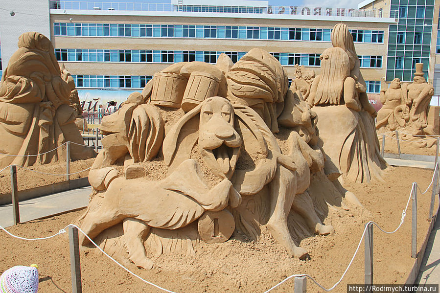 Выставка скульптур из песка