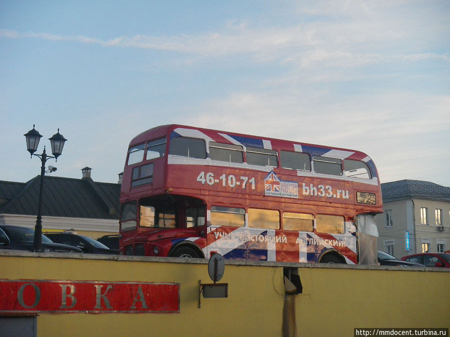 Автобус установлен в рекламных целях Владимир, Россия