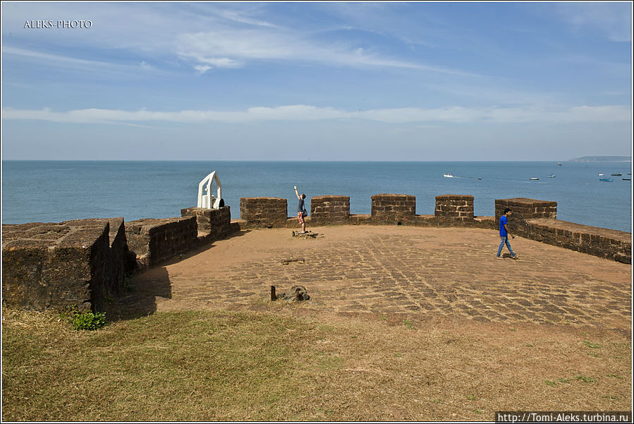 Португальский форт Агуада (Индийские Приключения ч4) Кандолим, Индия