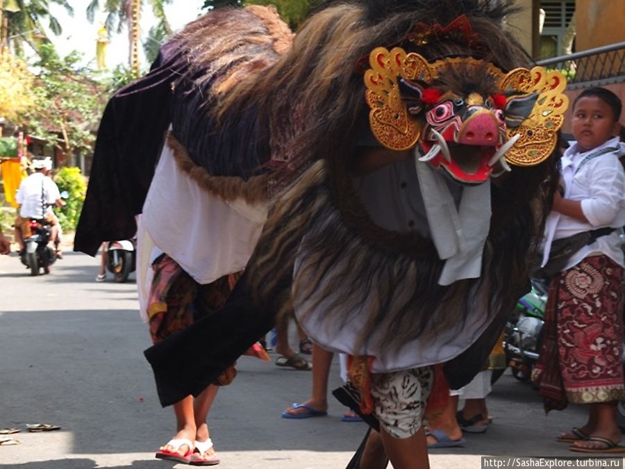 Баронг бежит! Бали, Индонезия