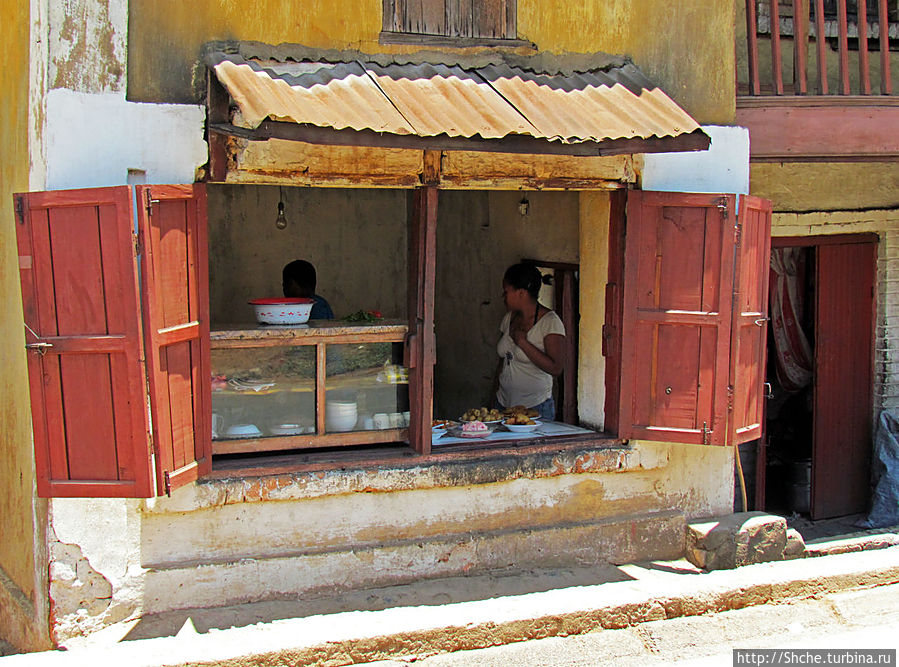 продуктовая лавка Амбатулампи, Мадагаскар