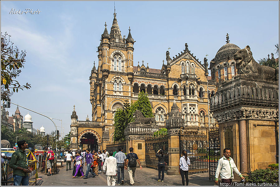 Отойдем чуть подальше...
* Отойдем чуть подальше...
*