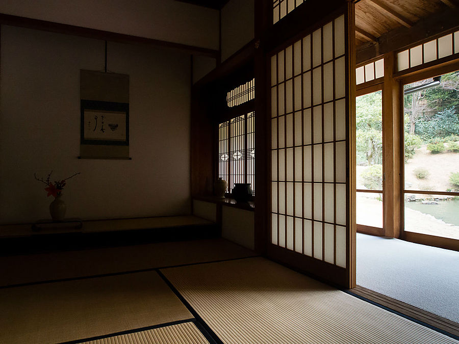 Интерьер комнаты для распития и любования. Тоттори, Япония