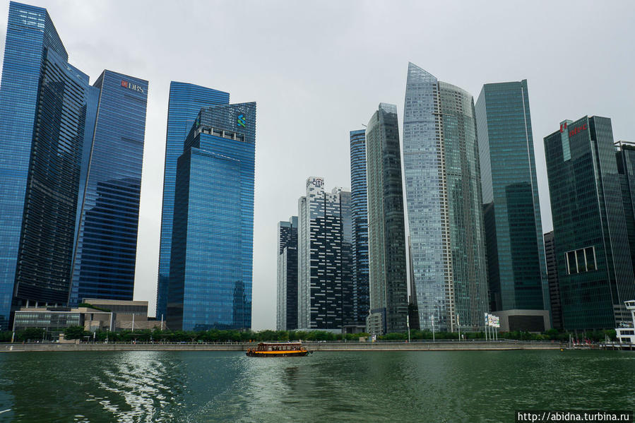 На кораблике по реке Сингапур Сингапур (город-государство)