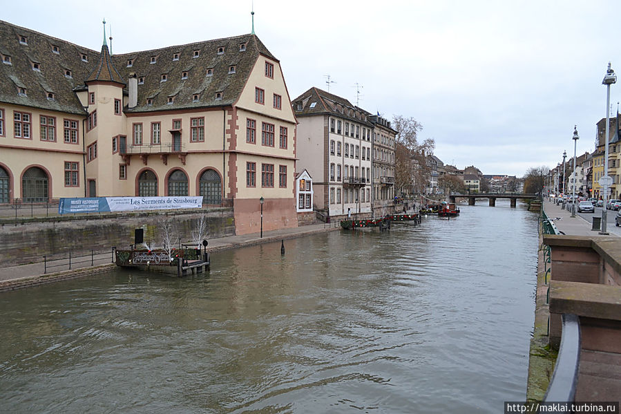 Вид на набережную реки Иль. Страсбург, Франция