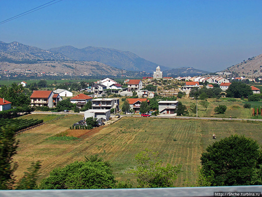 Живописные склоны Герцеговины. Дорога от Требинье до Мостара Республика Сербская, Босния и Герцеговина