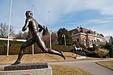 Финский бегун, Пааво Нурми, завоевавший наибольшее количество медалей в легкой атлетике. В Турку стоит такой же памятник