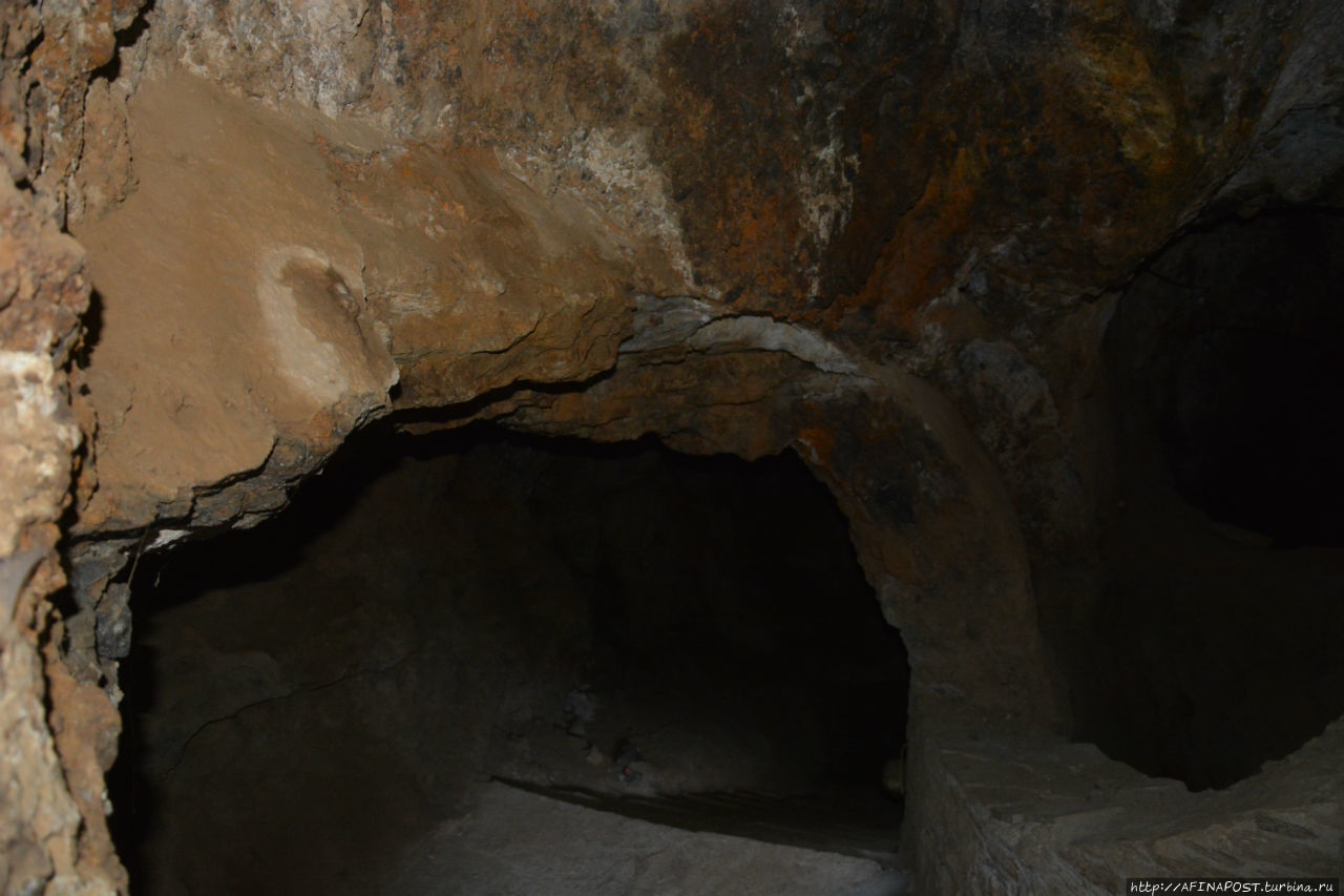 Пещера Катафики Дриопида, остров Кифнос, Греция