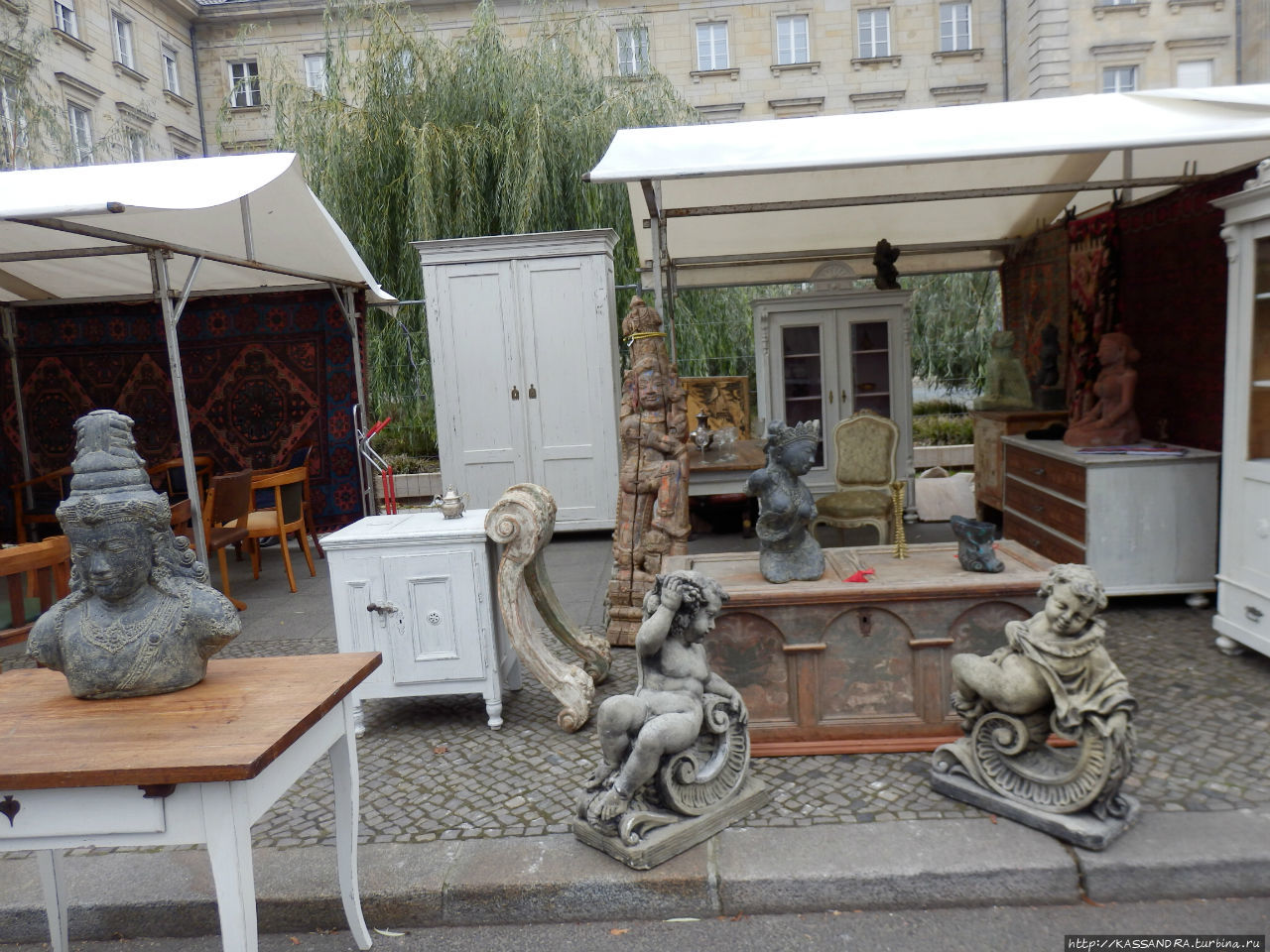 Антикварный рынок на улице  17 Июня  в Берлине Берлин, Германия
