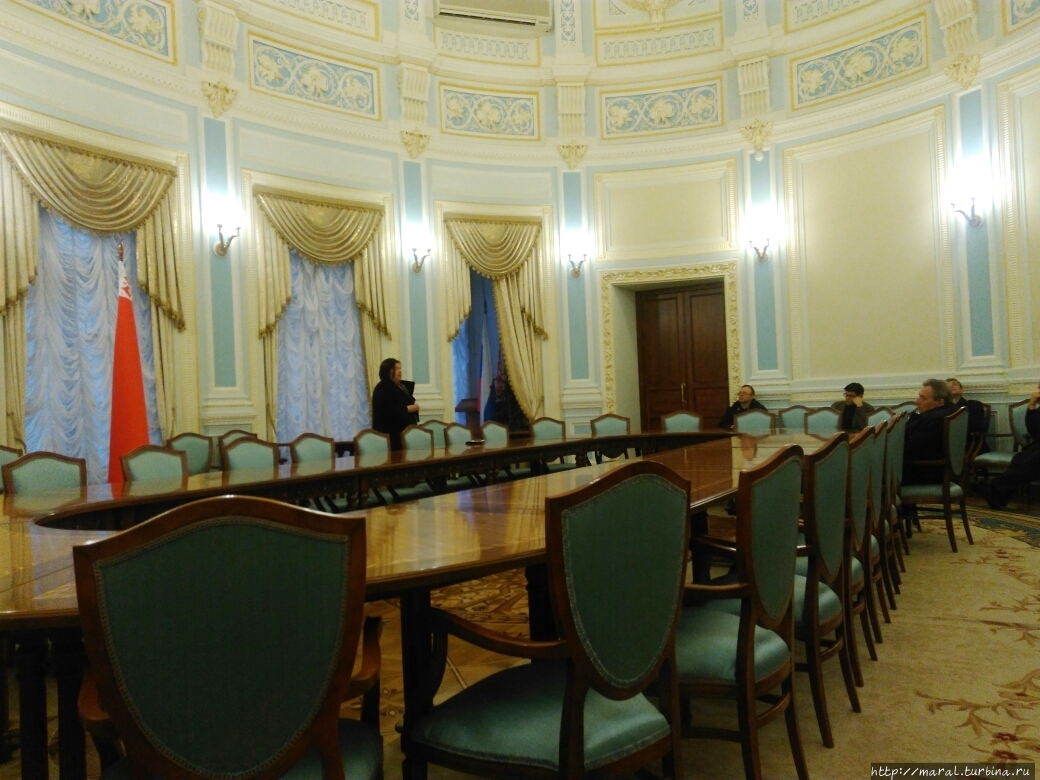Голубой зал использовался Румянцевыми для балов, литературных, музыкальных вечеров и театральных постановок крепостных актёров Москва, Россия