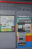 Автоматы по приобретению билетов Bono на трамвайных остановках.