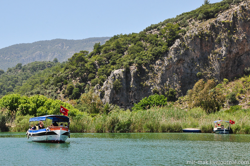 А наш путь лежал дальше, к месту кормления черепах. Дальян, Турция А наш путь лежал дальше, к месту кормления черепах. Дальян, Турция