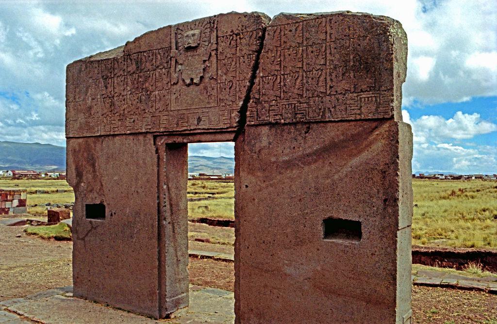 Экскурсия в древний город Тиуанаку / Daytrip to ancient town Tiwanaku