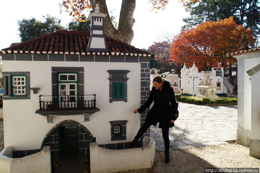 Португалия для малышей — Portugal dos Pequenitos , в котором в уменьшенном виде собраны главные достопримечательности и стили португальской архитектуры. Коимбра, Португалия
