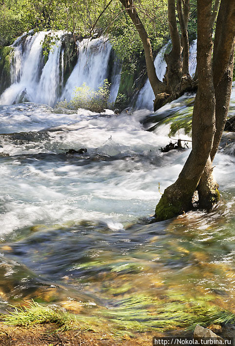 Жаркий день у водопада Кравице Федерация Боснии и Герцеговины, Босния и Герцеговина