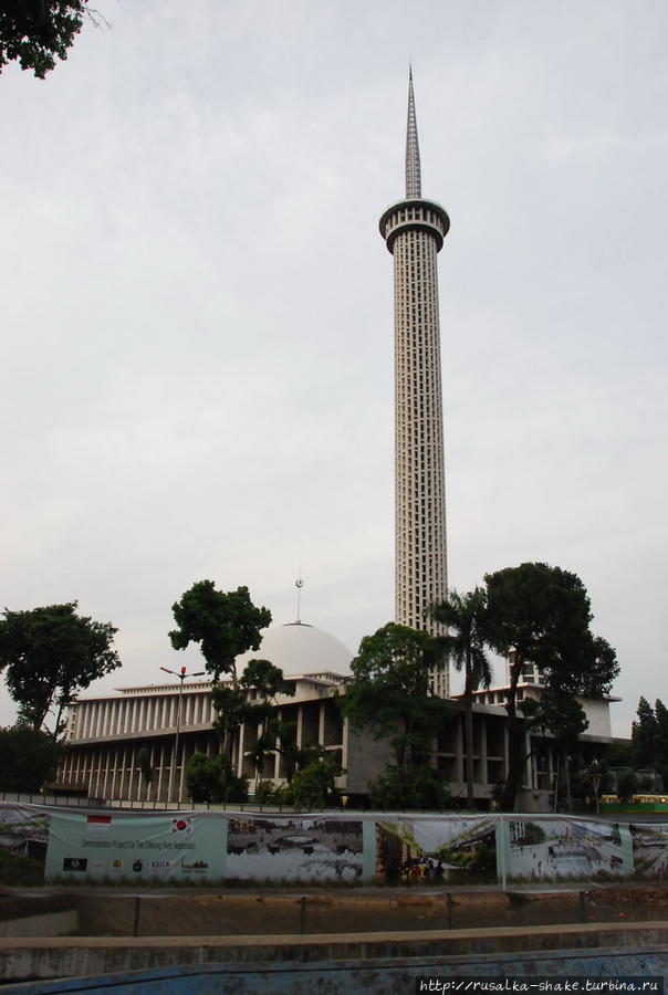 Мечеть Истикляль Джакарта, Индонезия