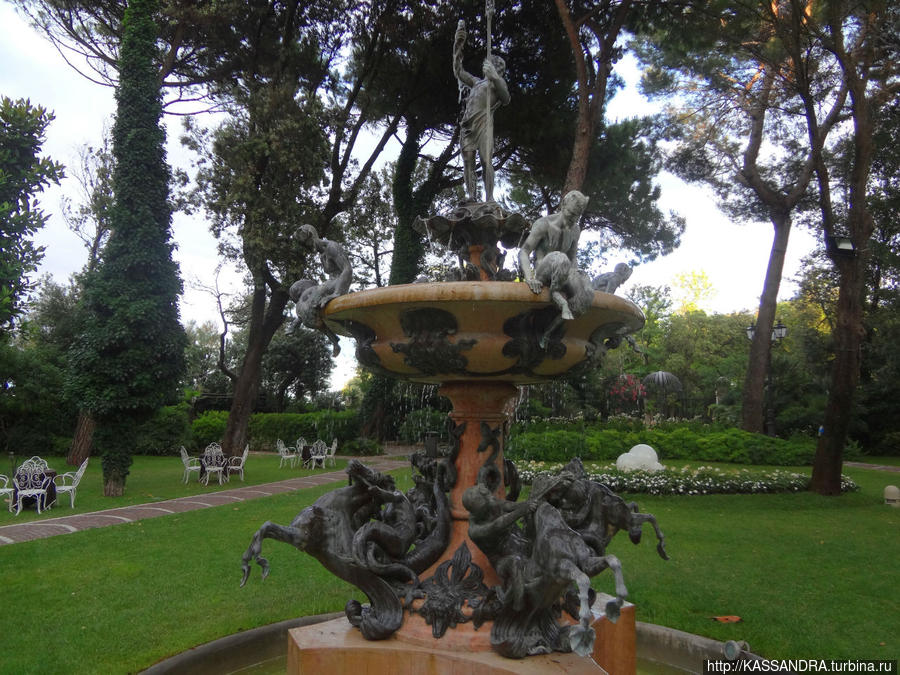 По следам Федерико Филлини. Гранд отель Римини Римини, Италия По следам Федерико Филлини. Гранд отель Римини Римини, Италия