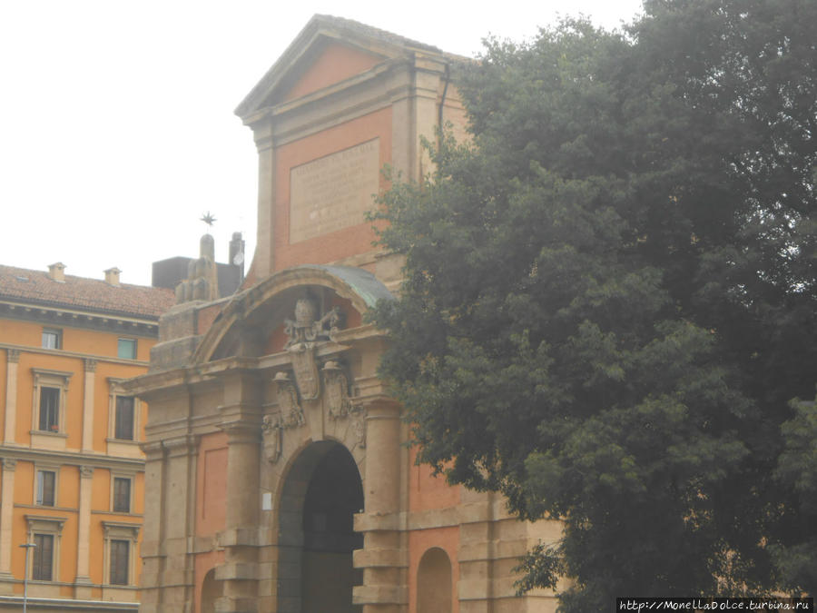 Болонья — особенности архитектуры Болонья, Италия