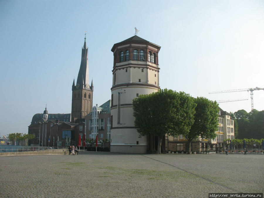 Базилика Св. Ламберта и Замковая башня Дюссельдорф, Германия